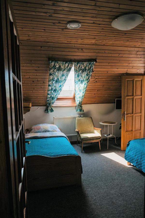 Hemina Vendégház Tata Exterior foto
